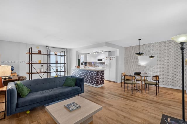 1340 Lincoln Road 403, sold in Golden House, Miami Beach, FL