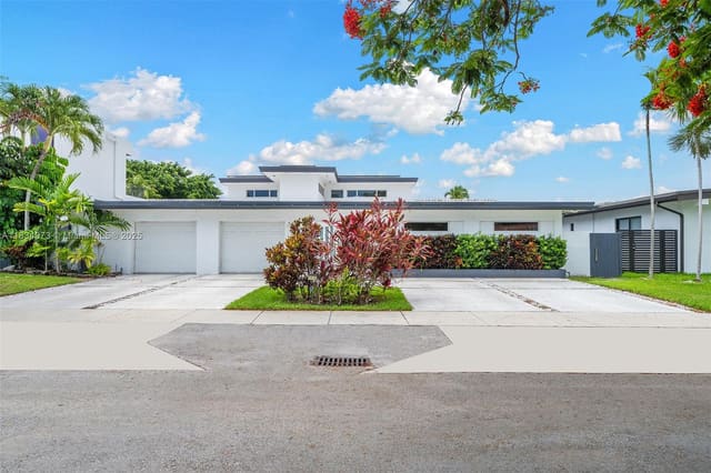 1930 NE 193rd Street, Miami, FL 33179