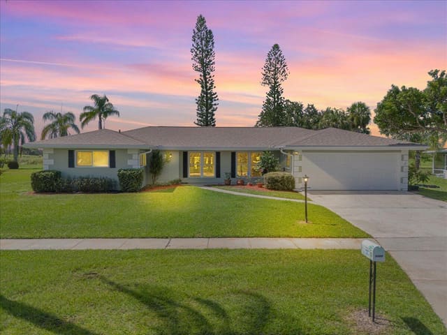 3060 SE Santa Anita Street, Port St. Lucie, FL 34952