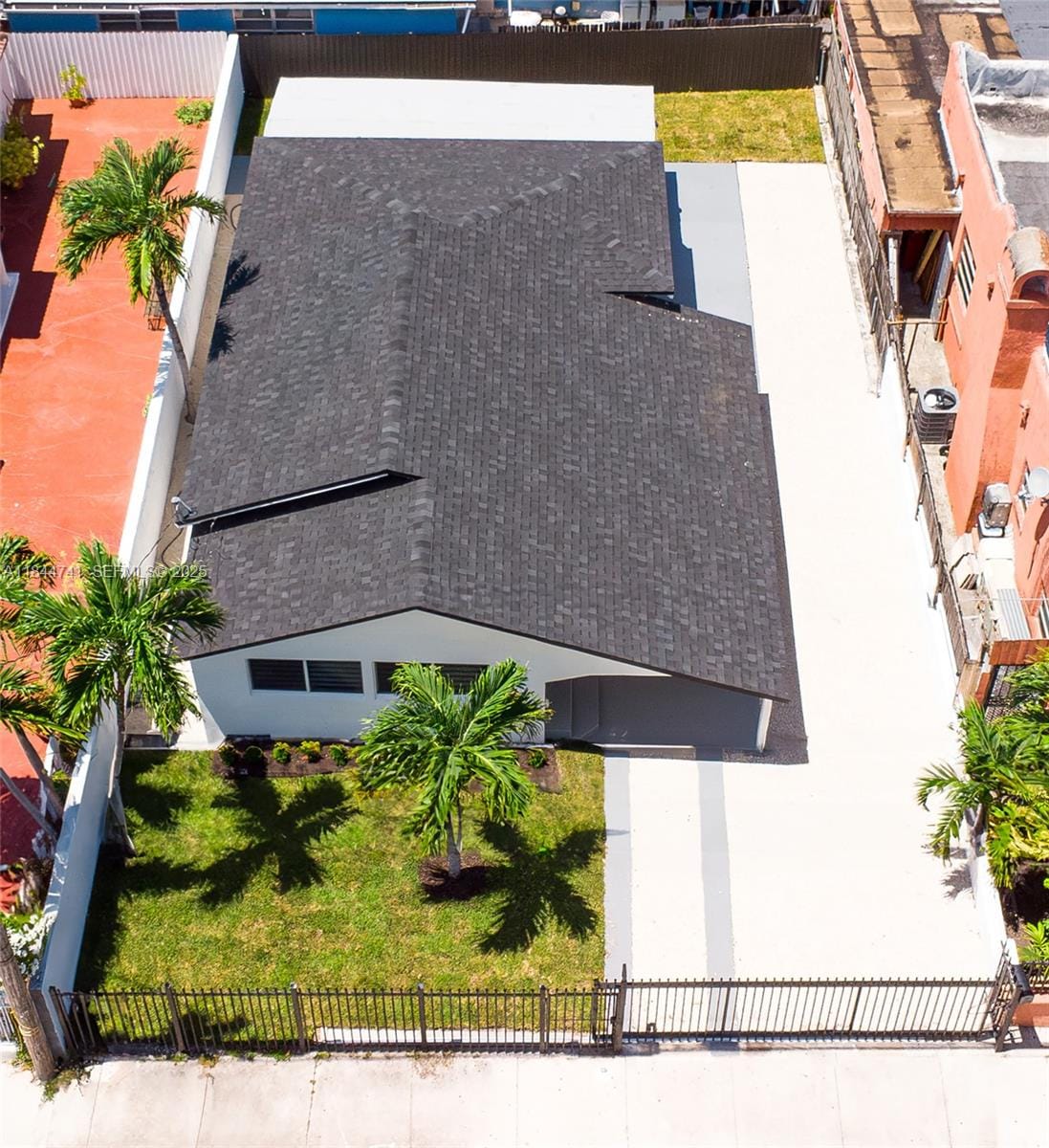 2479 NW 26th Street, Miami, FL 33142 photo 3