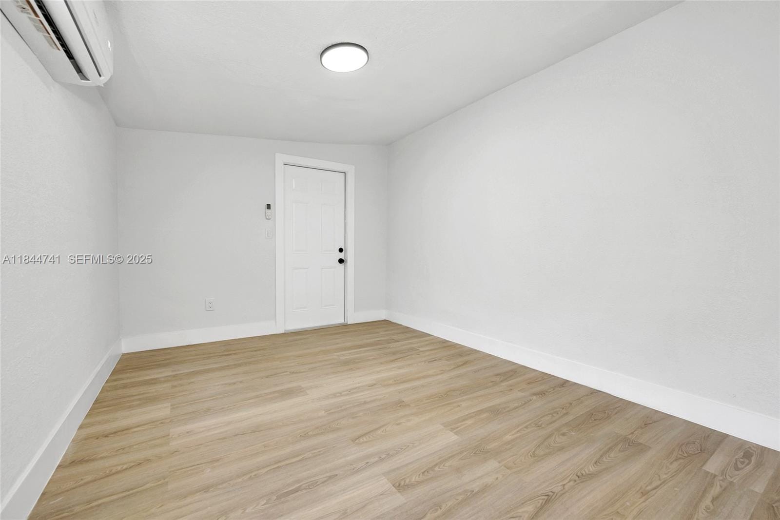 2479 NW 26th Street, Miami, FL 33142 photo 21