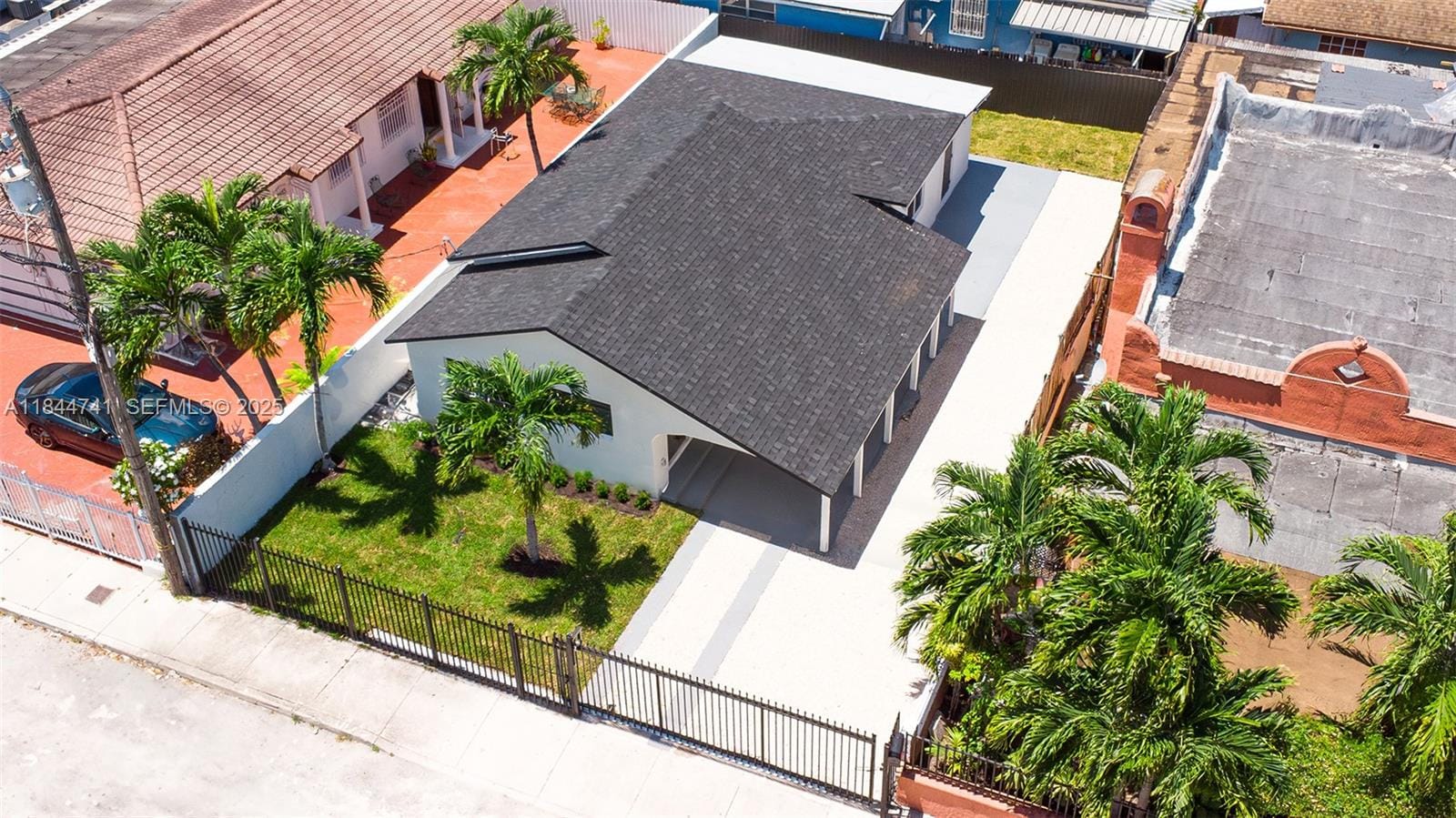 2479 NW 26th Street, Miami, FL 33142 photo 4