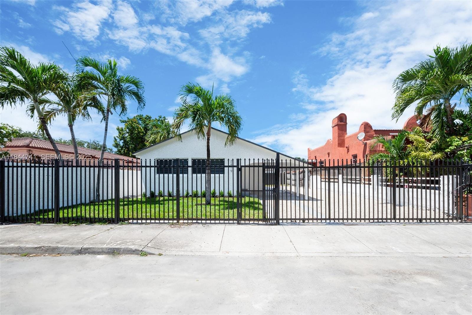 2479 NW 26th Street, Miami, FL 33142 photo 5