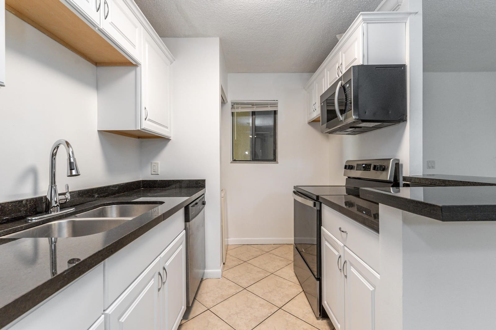 567 Trace Cir Circle, Deerfield Beach, FL 33441 photo 7