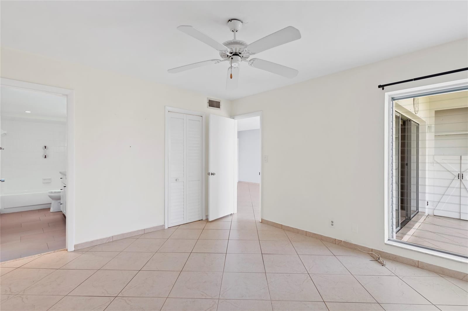 2970 NE 16th Avenue 314, Oakland Park, FL 33334 photo 18