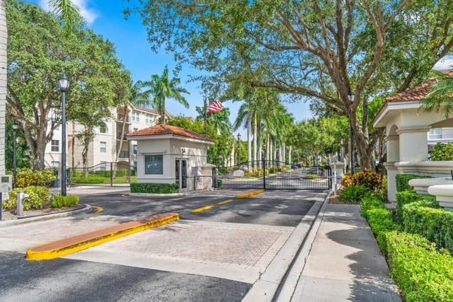 2205 Tuscany Way 2205, Boynton Beach, FL 33435