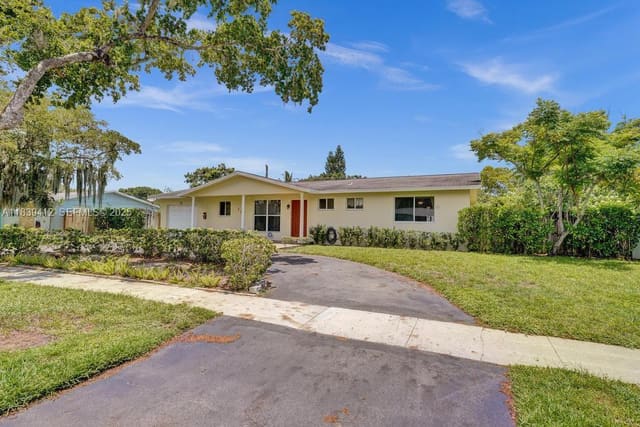 222 SW 52nd Terrace, Plantation, FL 33317
