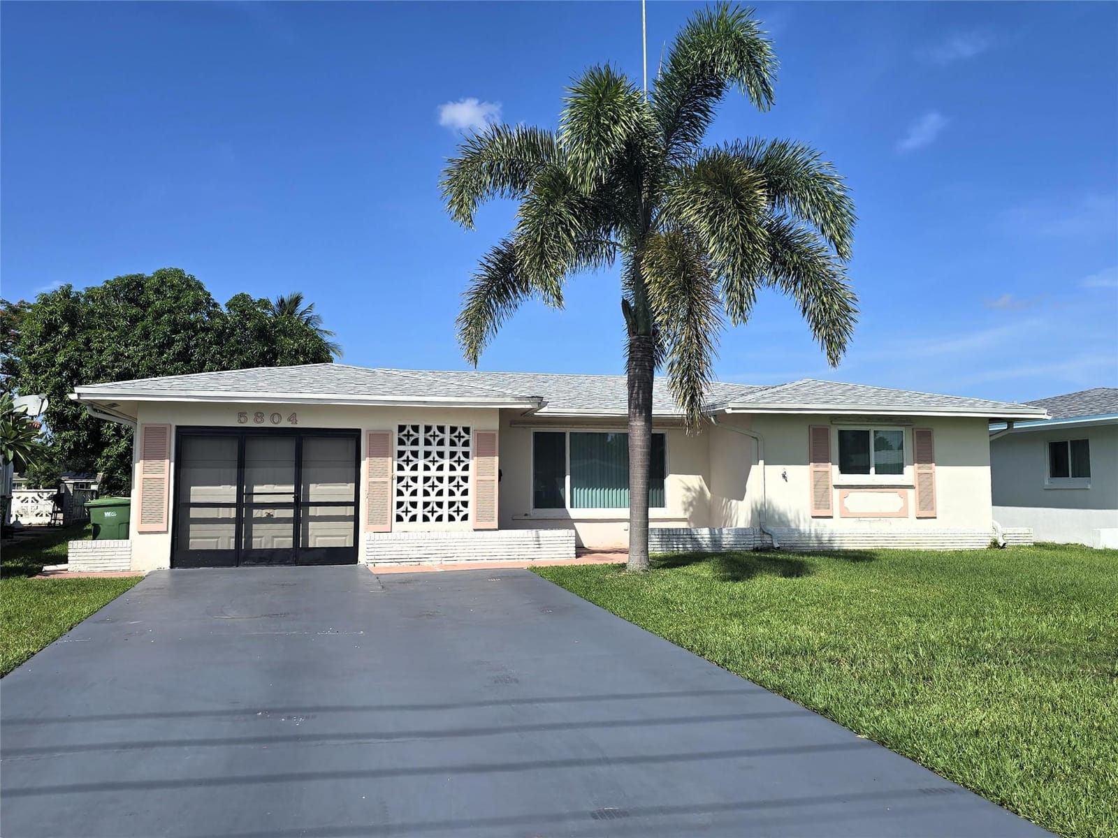 5804 NW 70th Avenue, Tamarac, FL 33321
