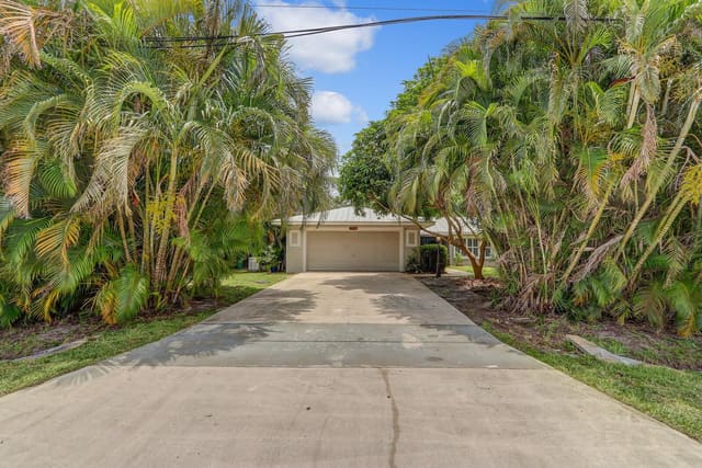 2441 SE Delano Road, Port St. Lucie, FL 34952
