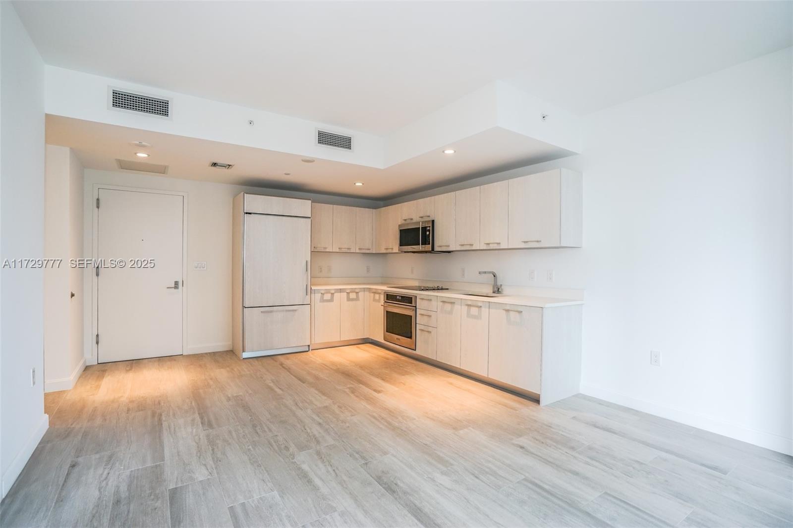 55 SW 9 Street 1407, Miami, FL 33130, Miami