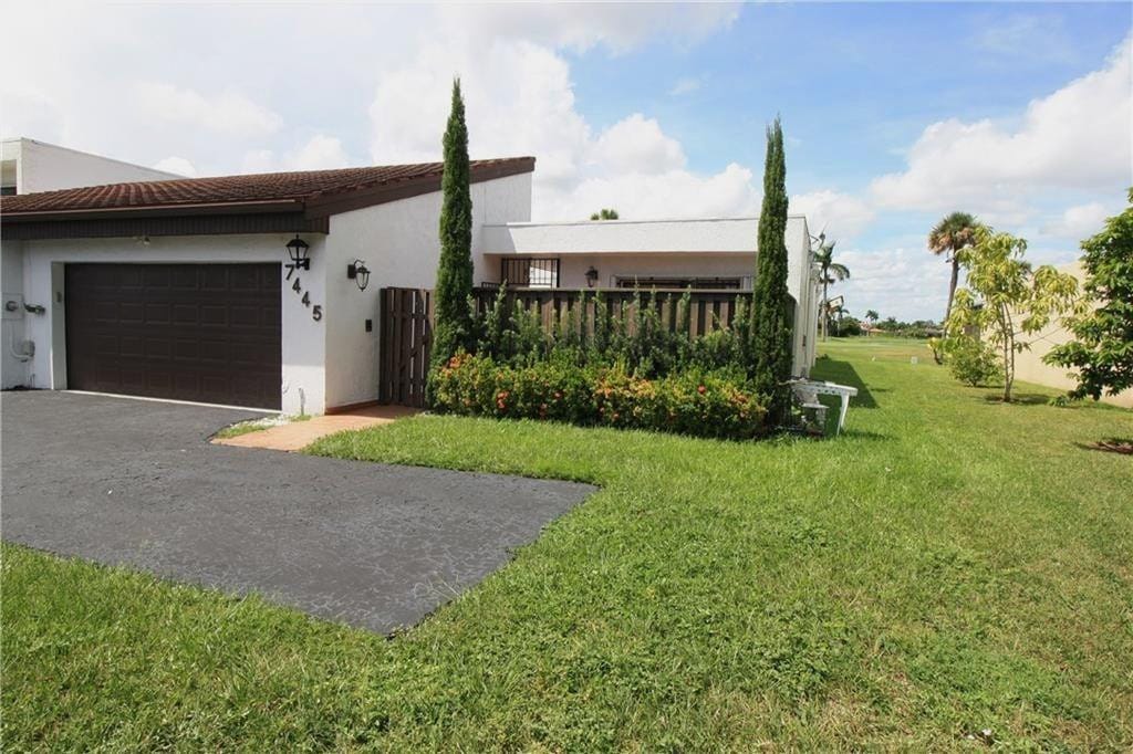 7445 Bay Hill Drive 7445, Hialeah, FL 33015