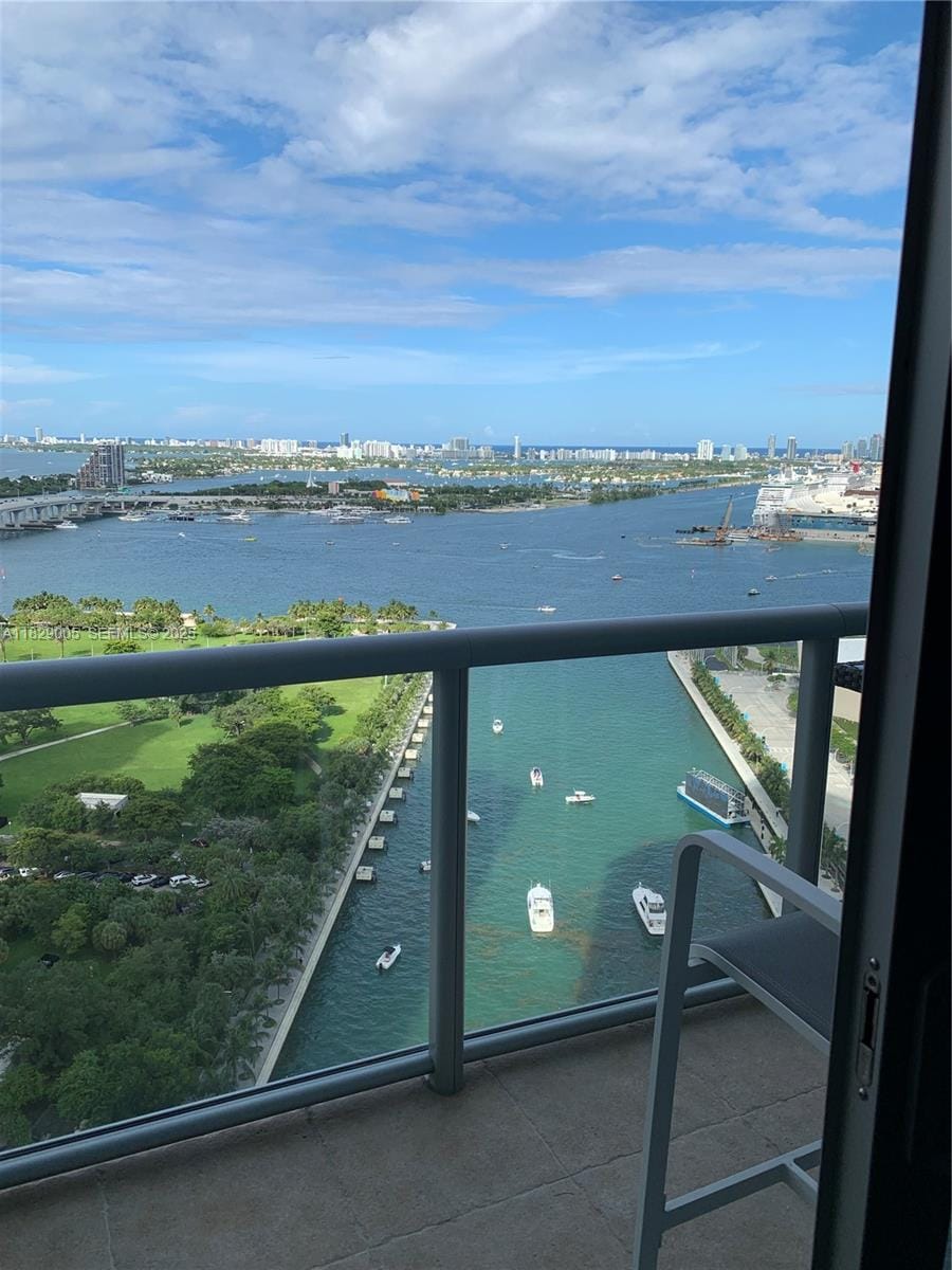 888 Biscayne Boulevard 2910, Miami, FL 33132 photo 17