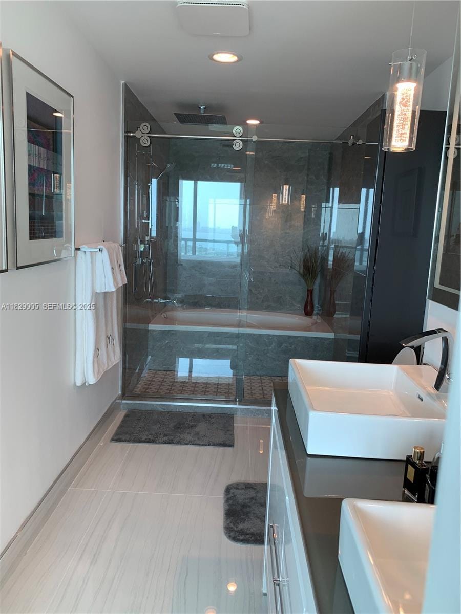 888 Biscayne Boulevard 2910, Miami, FL 33132 photo 4