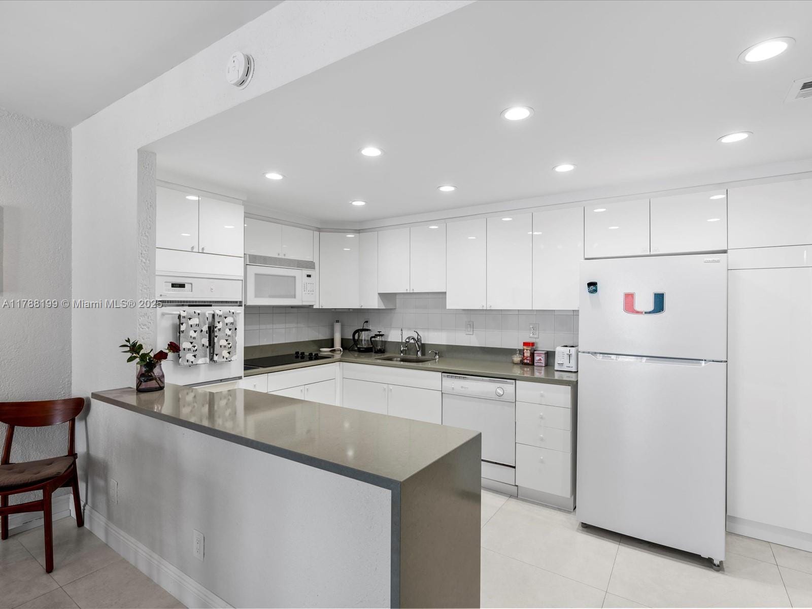 19390 Collins Avenue 706, Sunny Isles Beach, FL 33160 photo 11