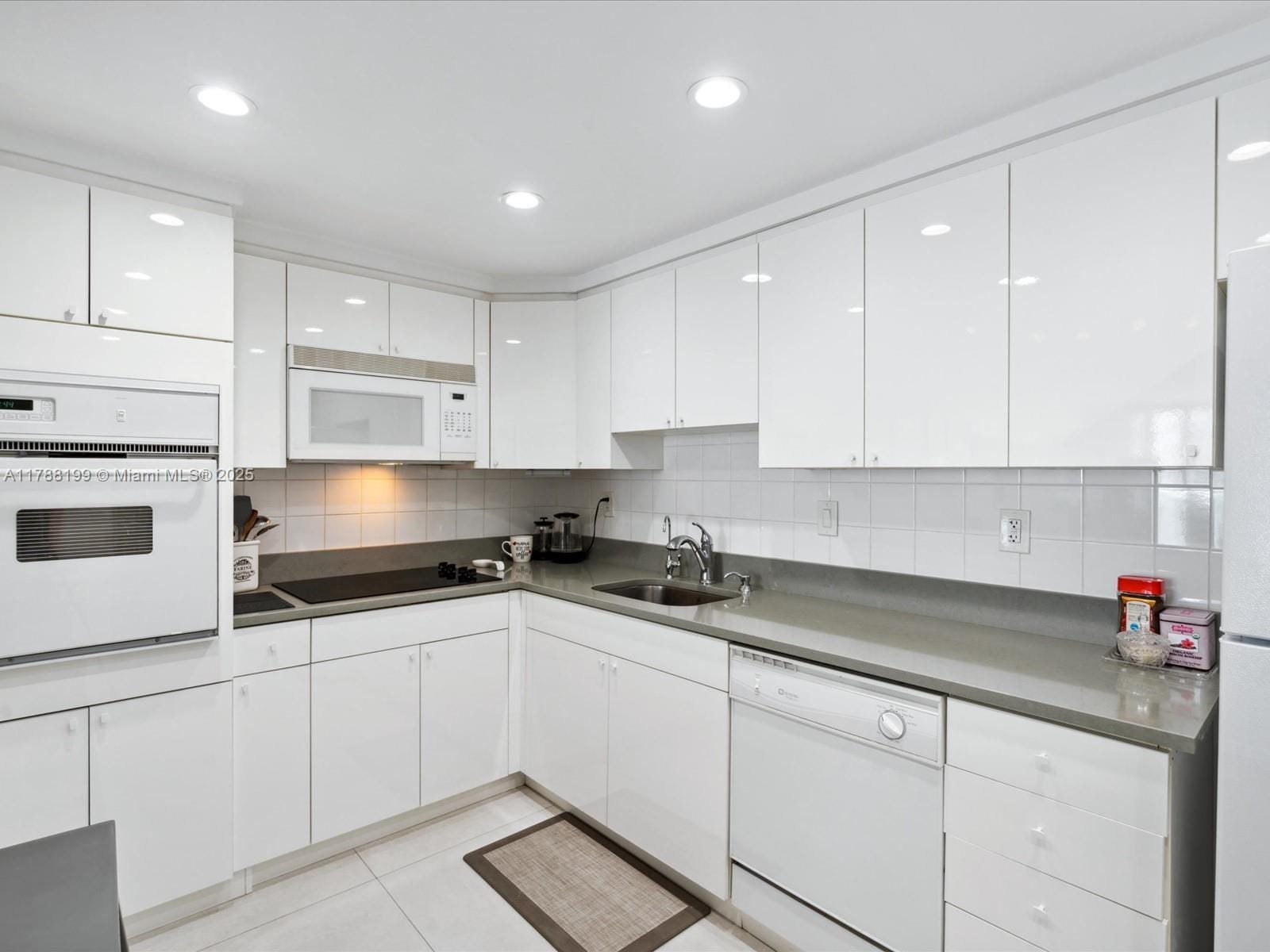 19390 Collins Avenue 706, Sunny Isles Beach, FL 33160 photo 13