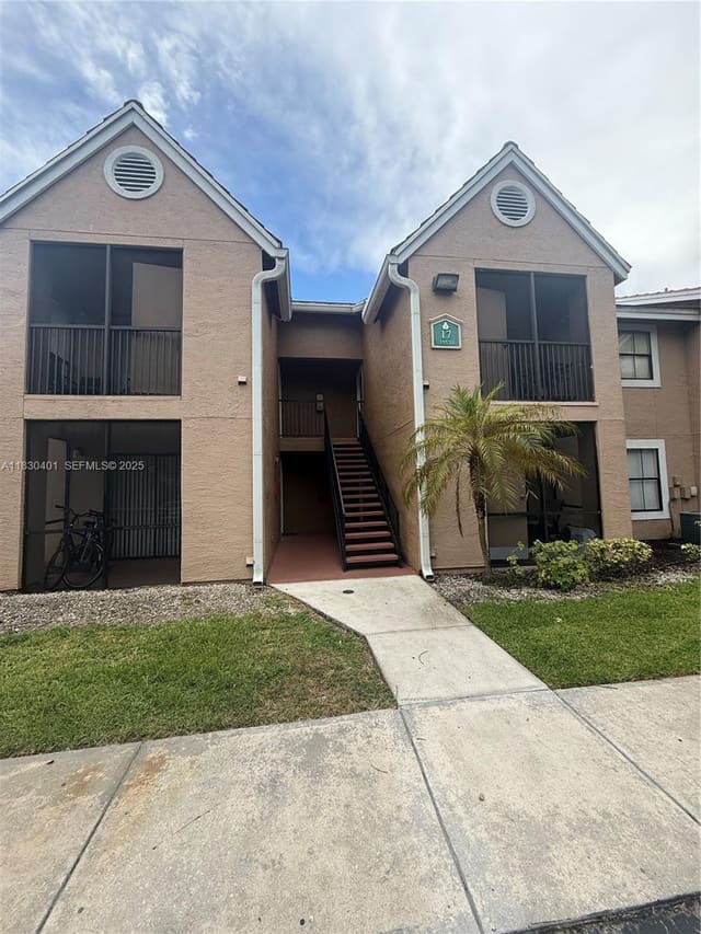 15570 SW 105th Lane 1711, Miami, FL 33196