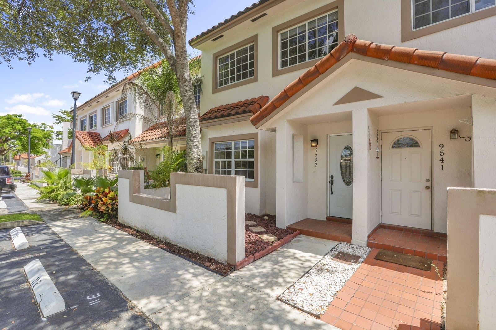 9539 NW 42nd Street — photo 2