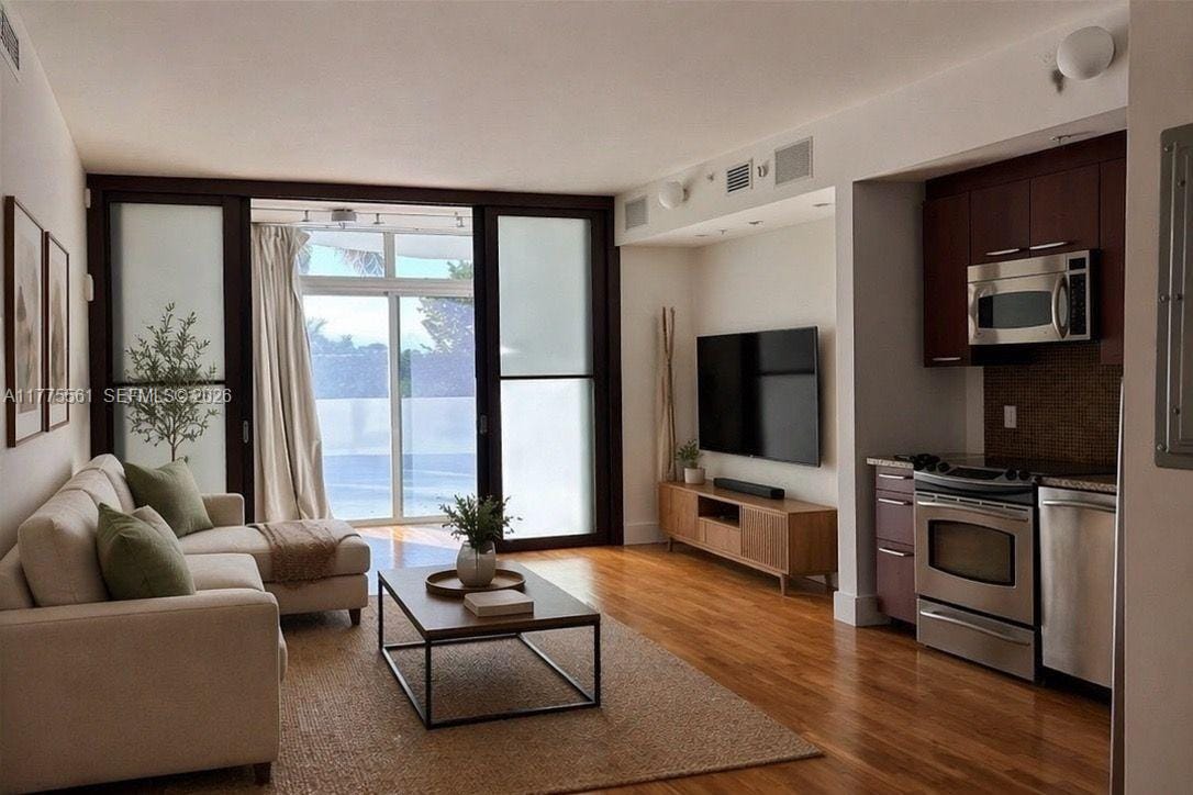 2001 Meridian Avenue 309 — photo 6