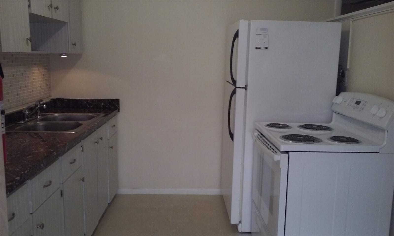 521 W Perry Street — photo 10