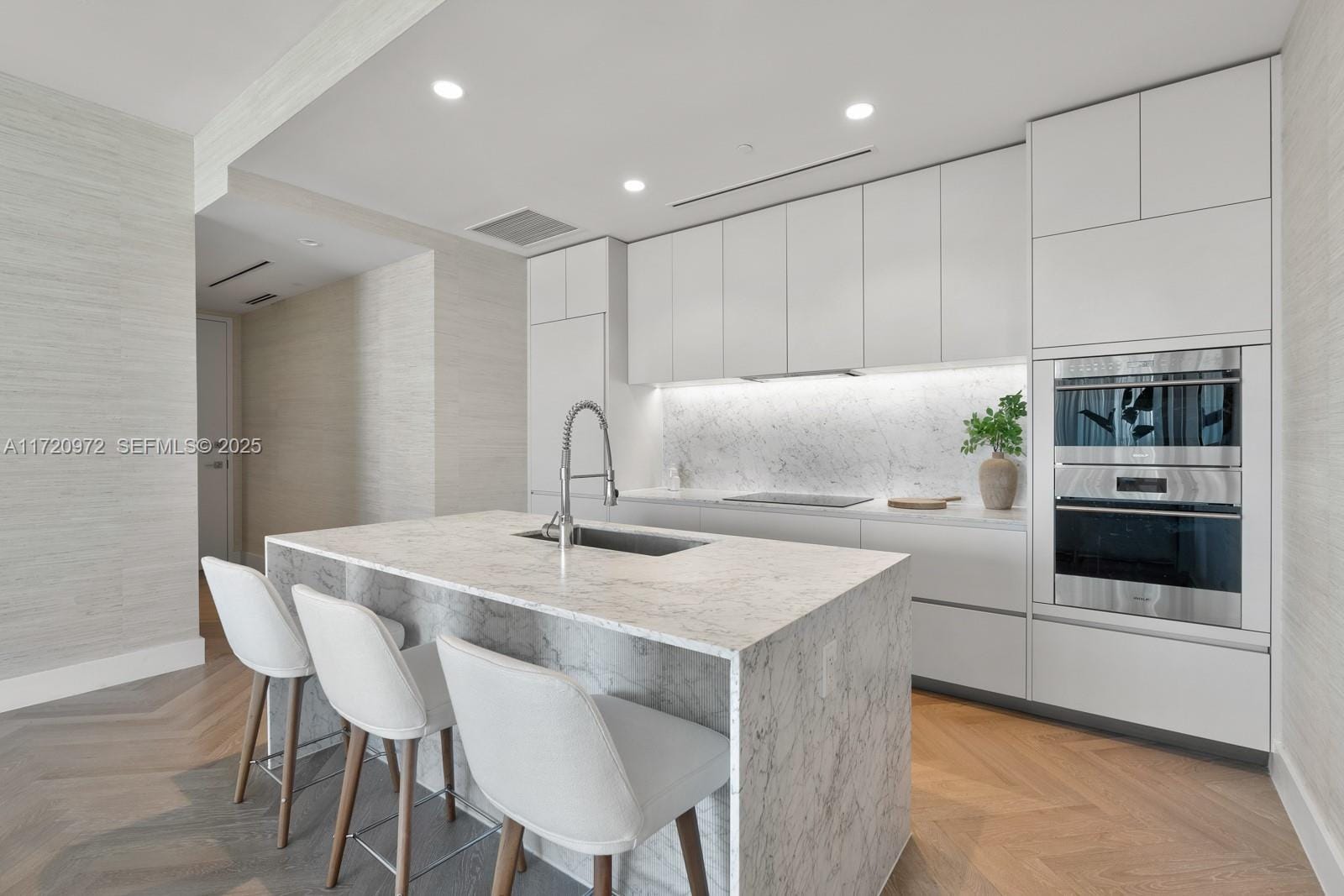 5775 Collins Avenue 1705, Miami Beach, FL 33140 photo 7
