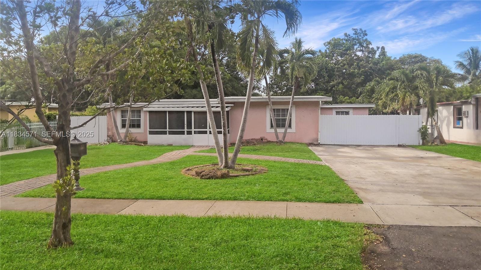 841 NE 139th Street, North Miami, FL 33161 photo 2
