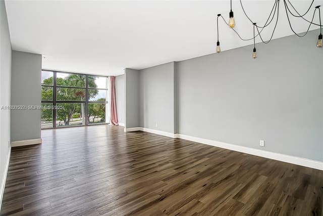 400 Leslie Drive 427, Hallandale Beach, FL 33009