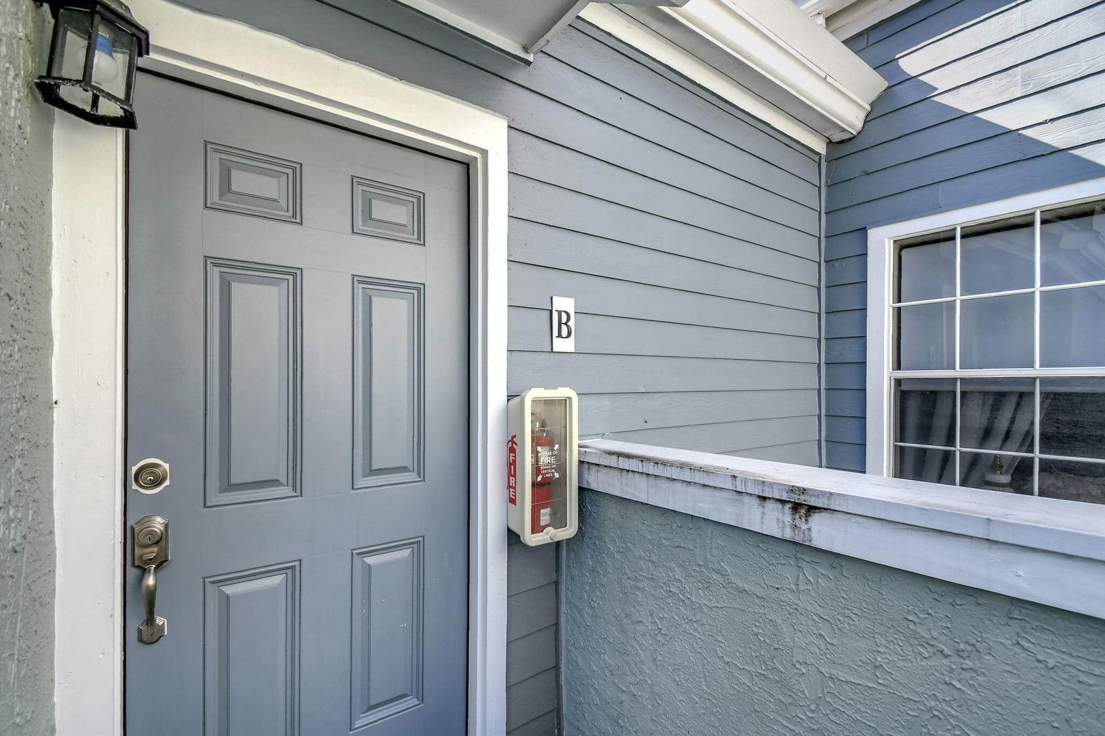 1215 Crystal Way B — photo 4