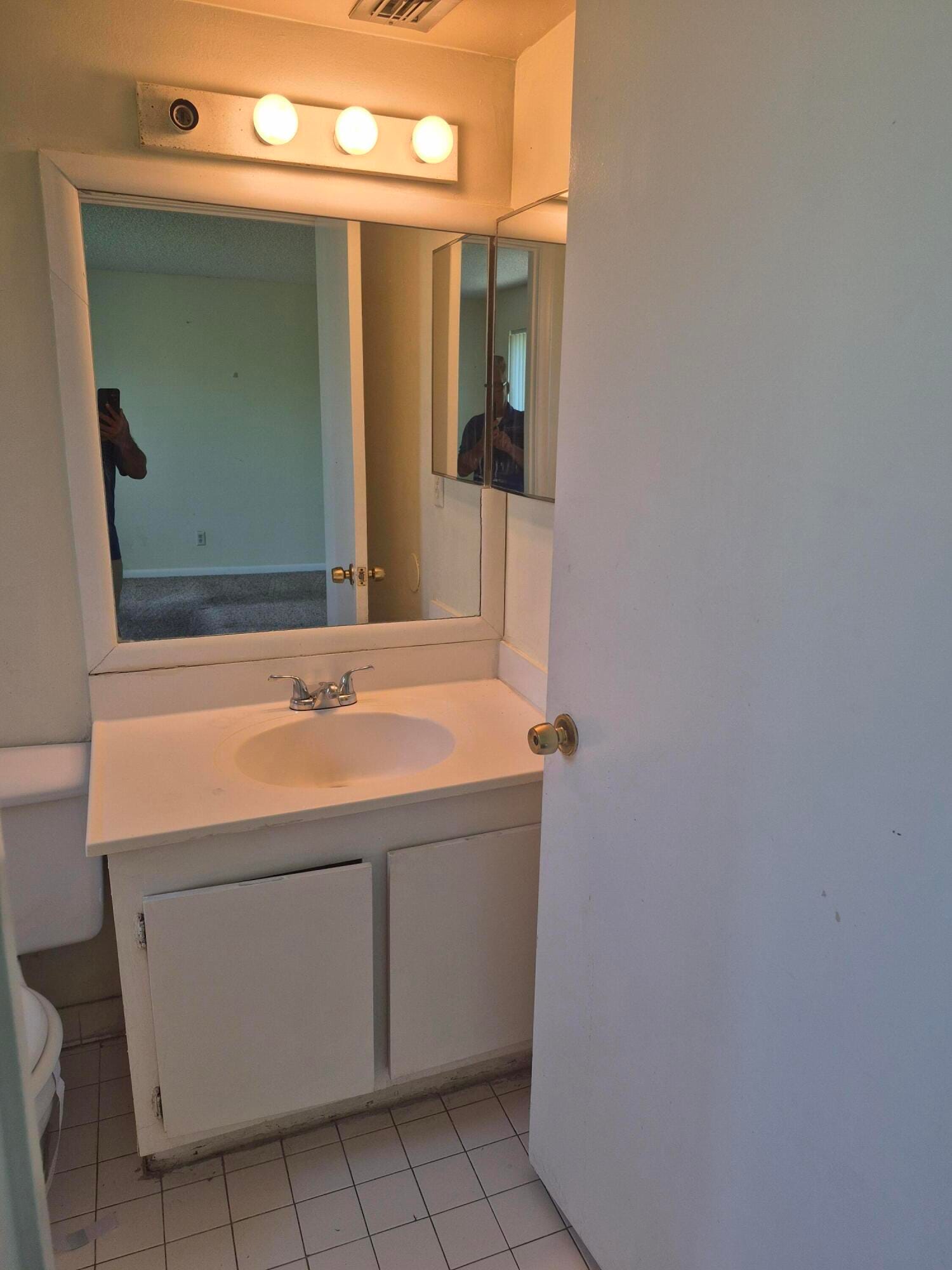 2050 N Congress Avenue 407 — photo 4