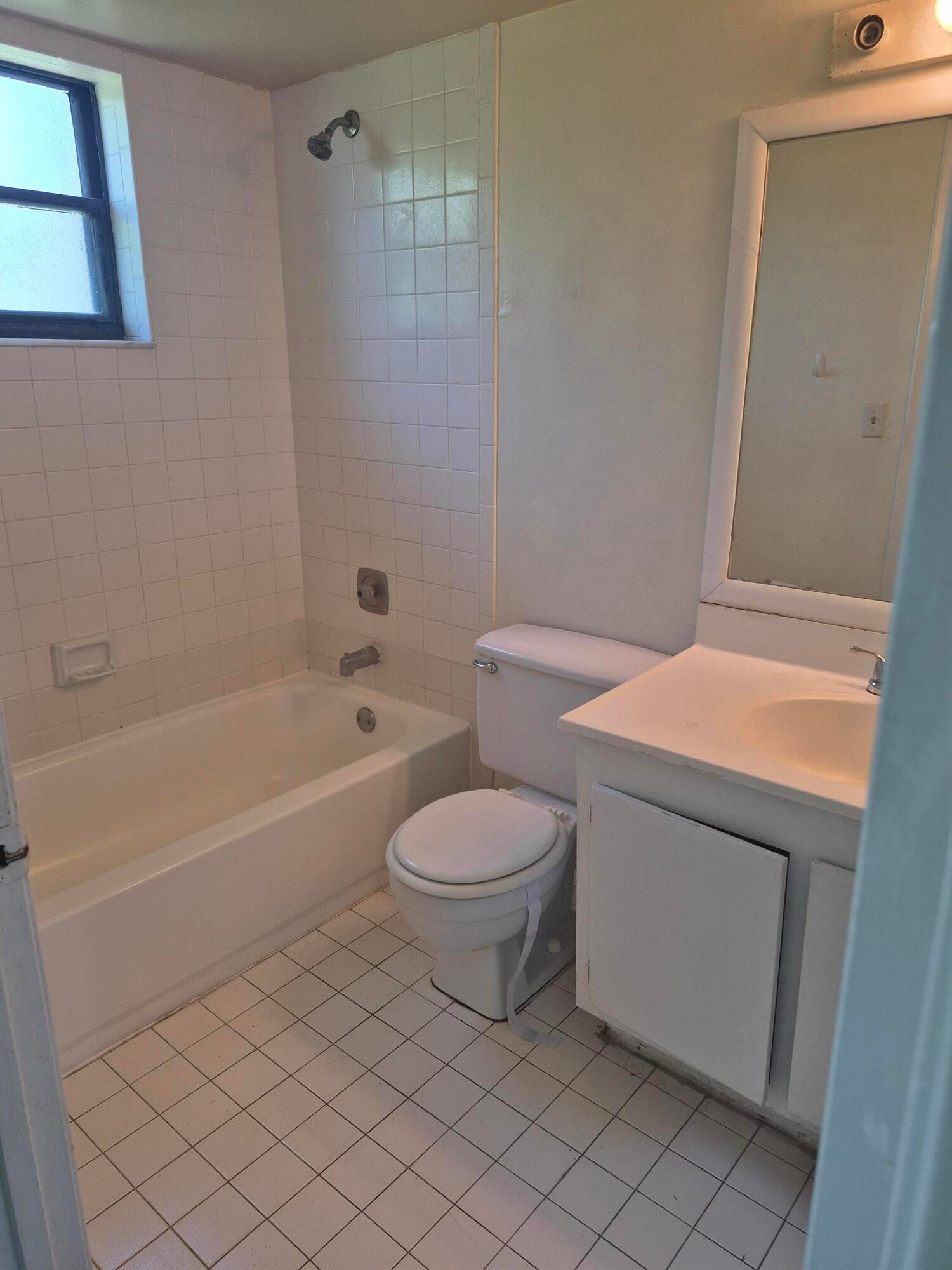 2050 N Congress Avenue 407 — photo 5