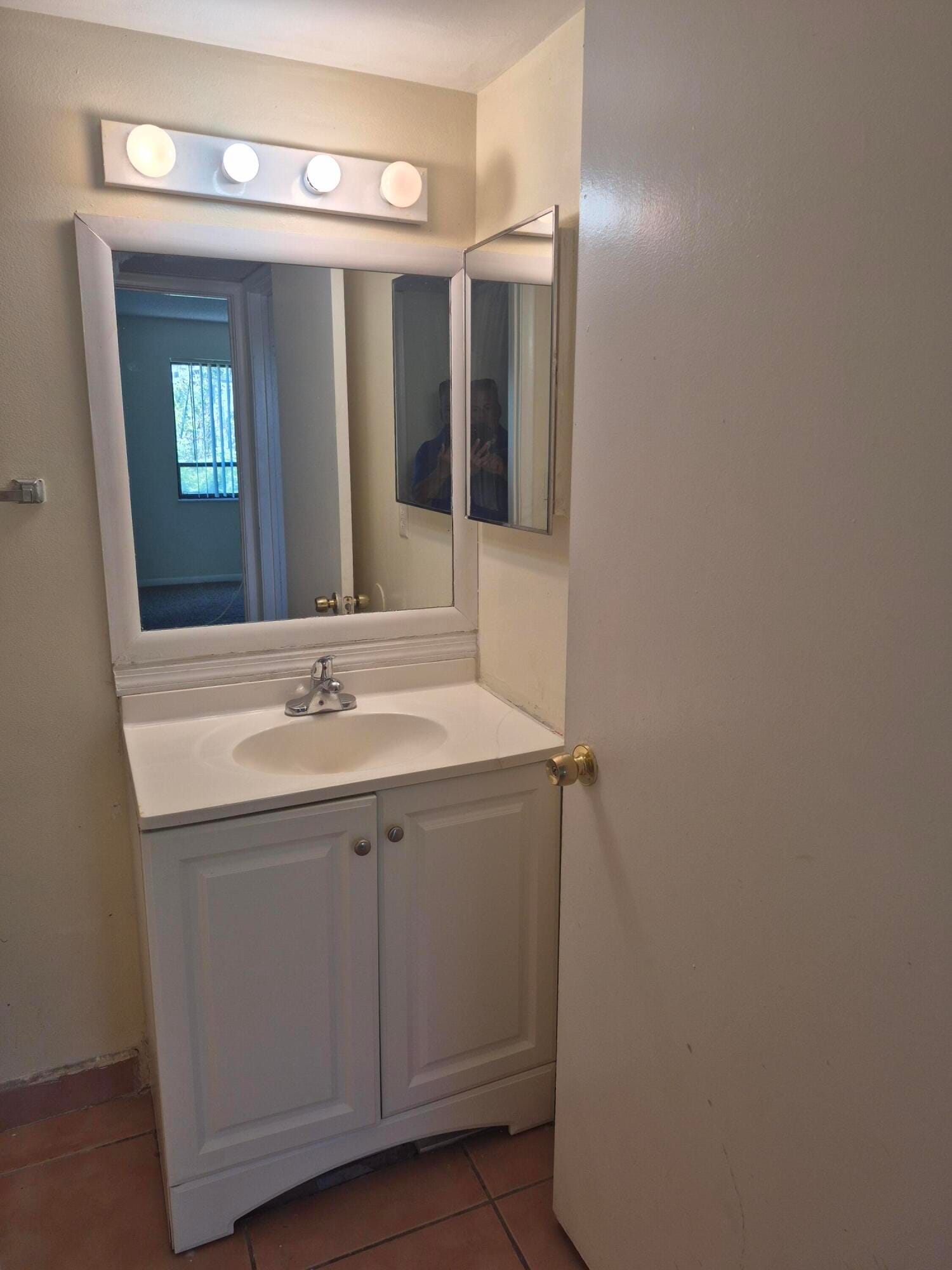 2050 N Congress Avenue 407 — photo 7