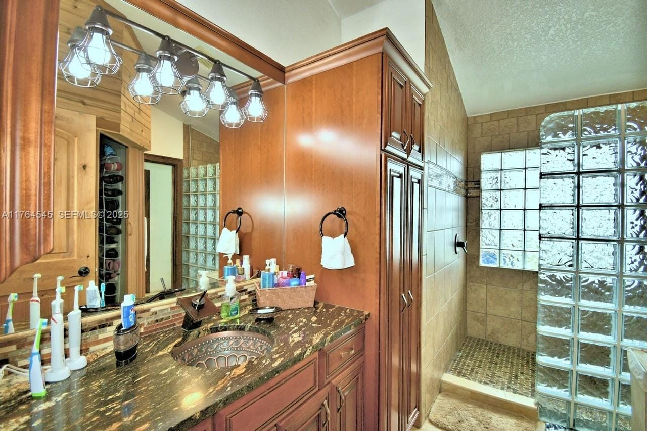 260 Cheshire Way — photo 12
