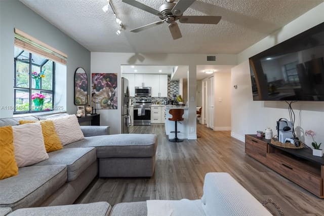 7625 NW 79th Avenue 101, sold in Bonaire At Woodmont No 5-, Tamarac, FL
