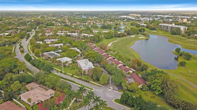16145 Laurel Drive 31, sold in Villas of Bonaventure, Weston, FL