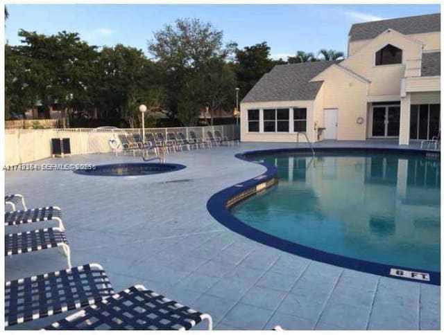 3441 NW 44th Street 106, Summer Lake, Oakland Park, FL