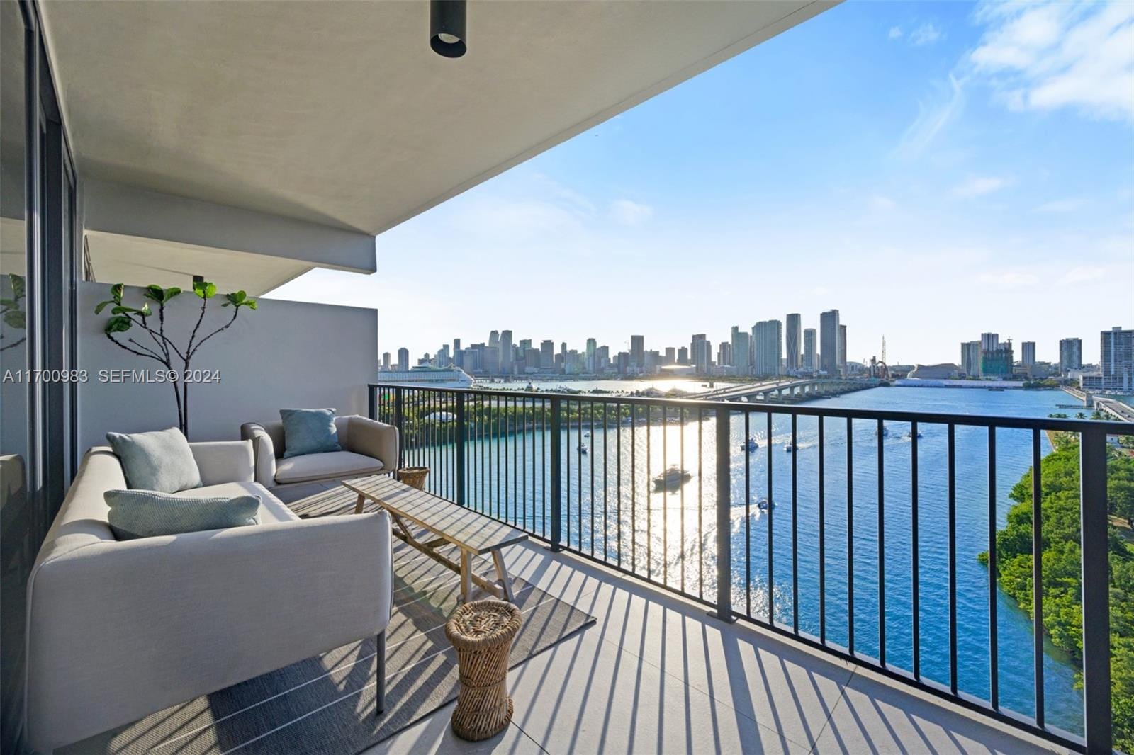 1000 Venetian Way 1408, Miami, FL 33139 photo 23