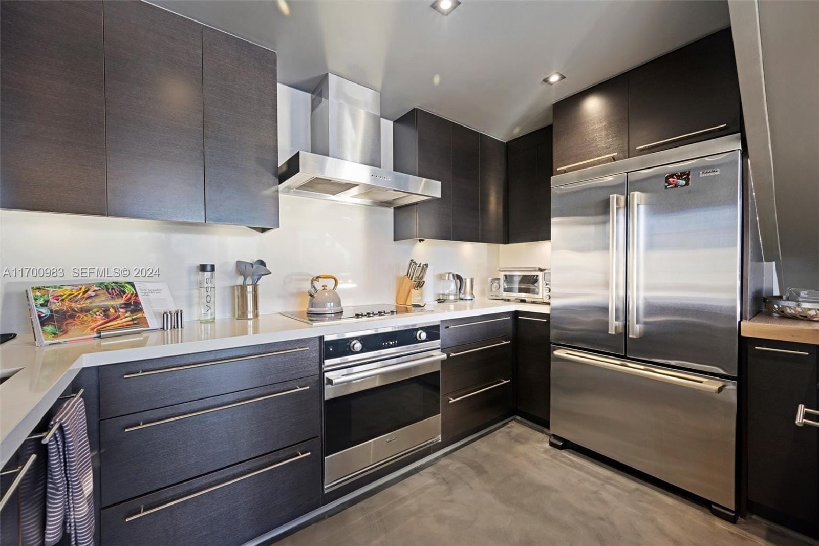 1000 Venetian Way 1408, Miami, FL 33139 photo 8