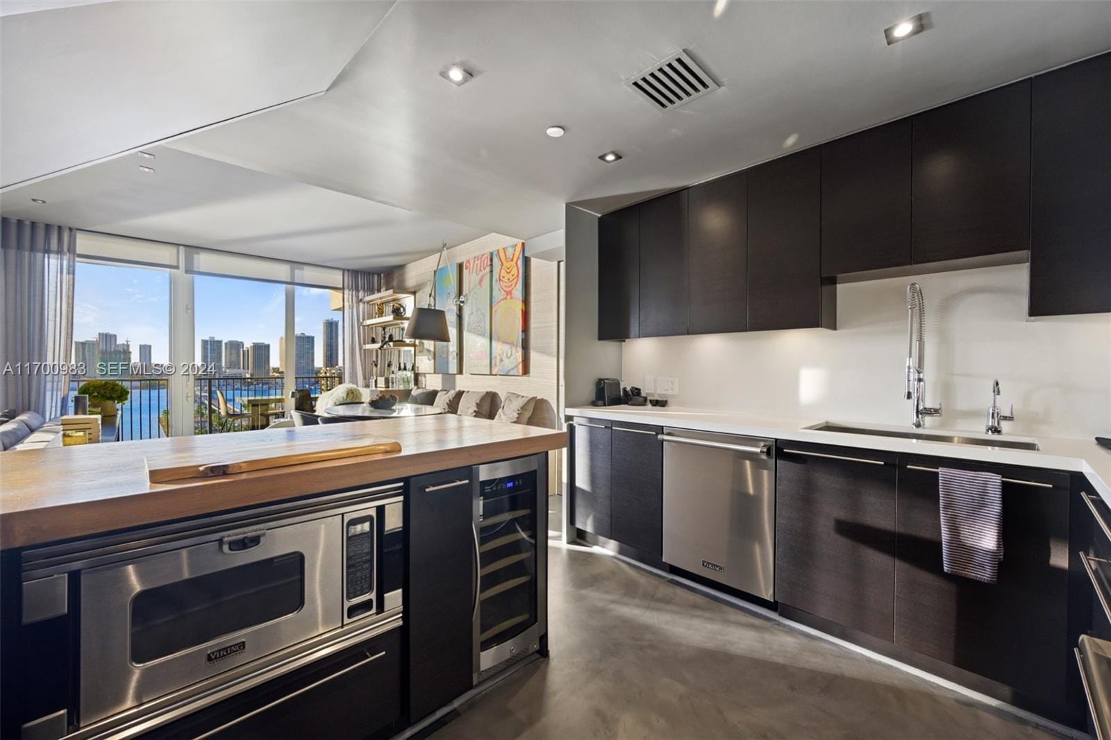 1000 Venetian Way 1408, Miami, FL 33139 photo 9