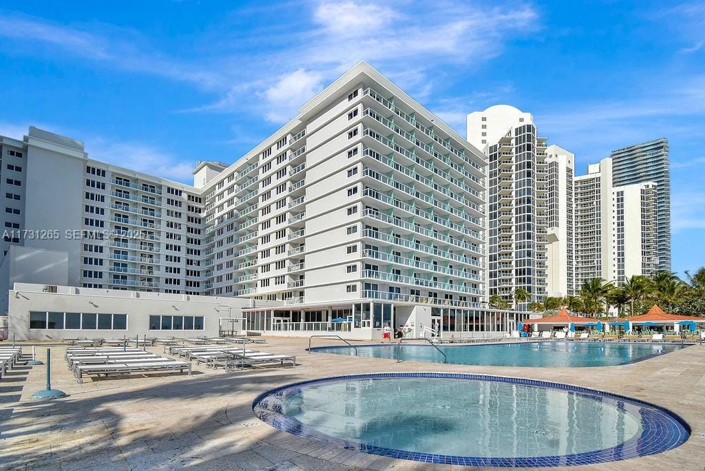 19201 Collins Avenue 526, Sunny Isles Beach, FL 33160