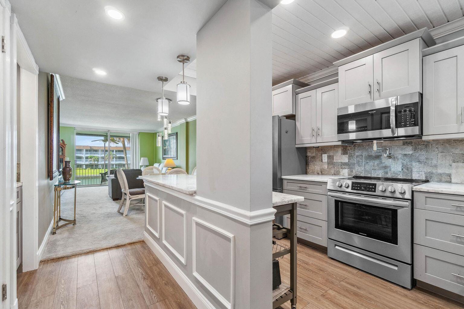 100 Paradise Harbour Boulevard 208 — photo 3