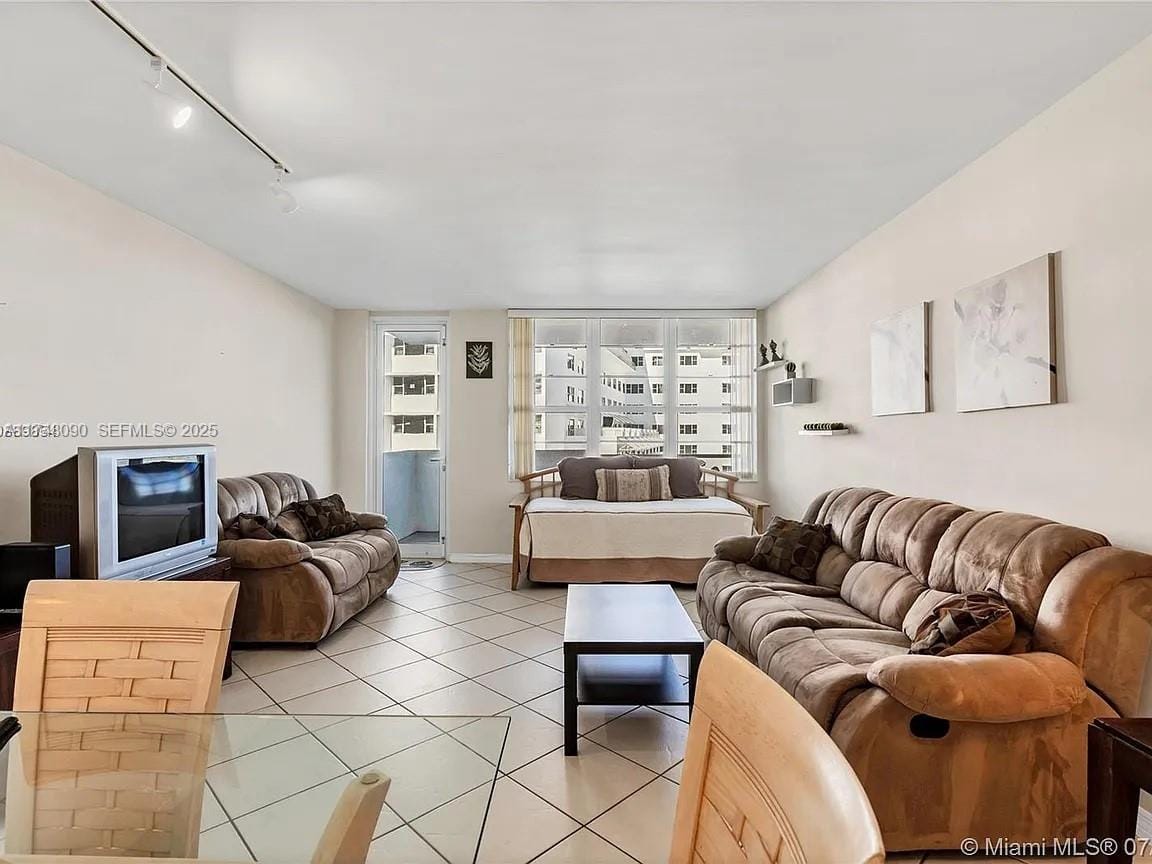 100 Lincoln Road 633, Miami Beach, FL 33139