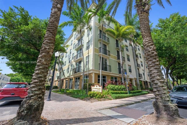 1900 Van Buren Street 106B, Hollywood, FL 33020
