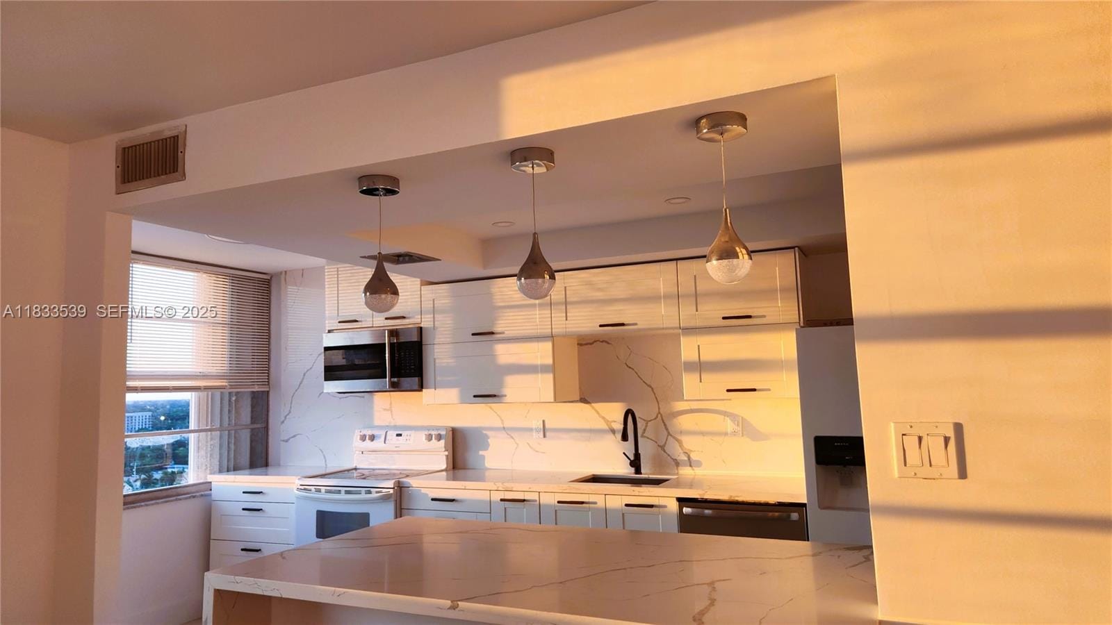 18051 Biscayne Boulevard 1705 — photo 11