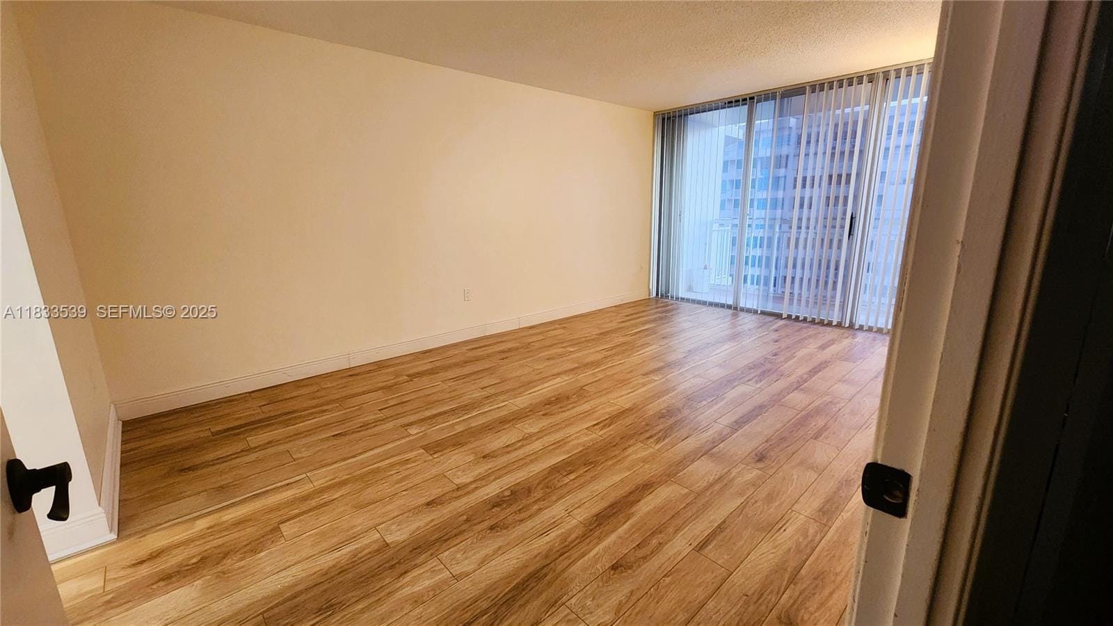 18051 Biscayne Boulevard 1705 — photo 12