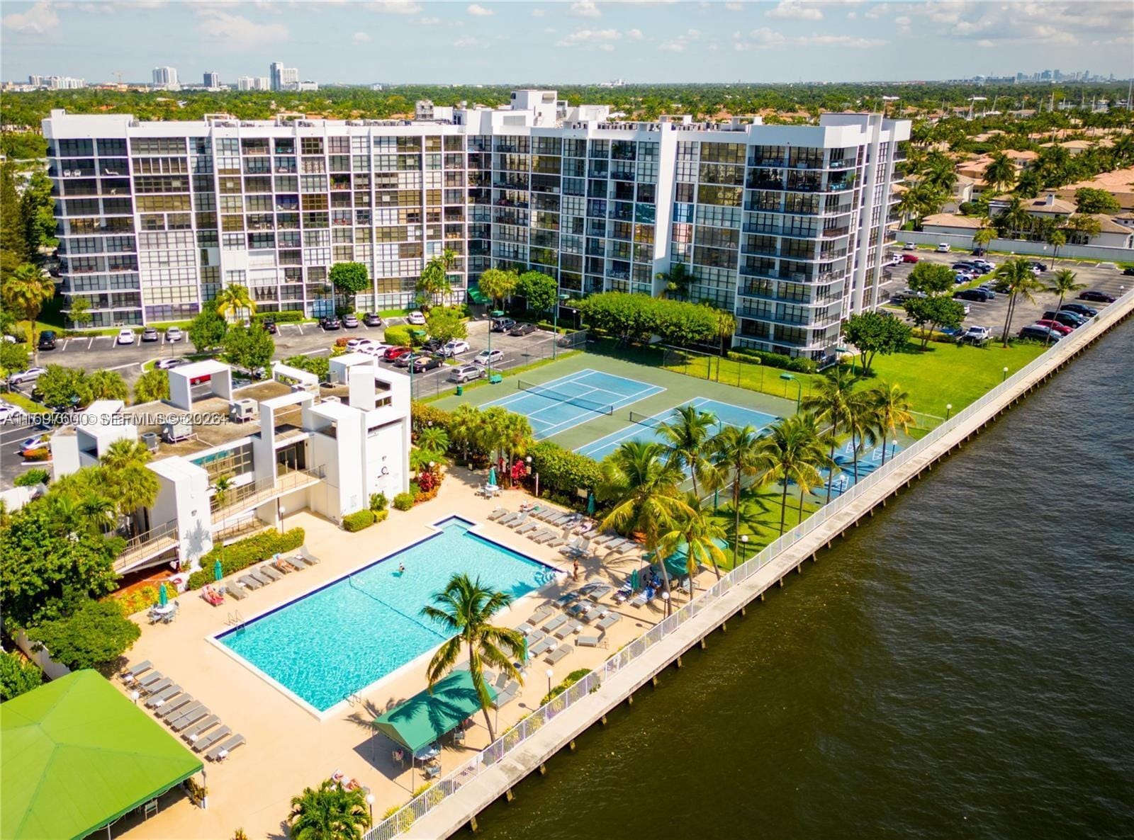 800 Parkview Drive 708, Hallandale Beach, FL 33009 photo 17