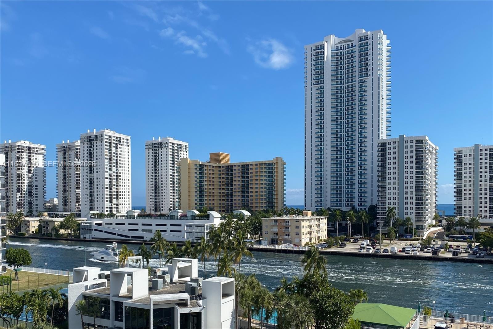 800 Parkview Drive 708 — photo 4