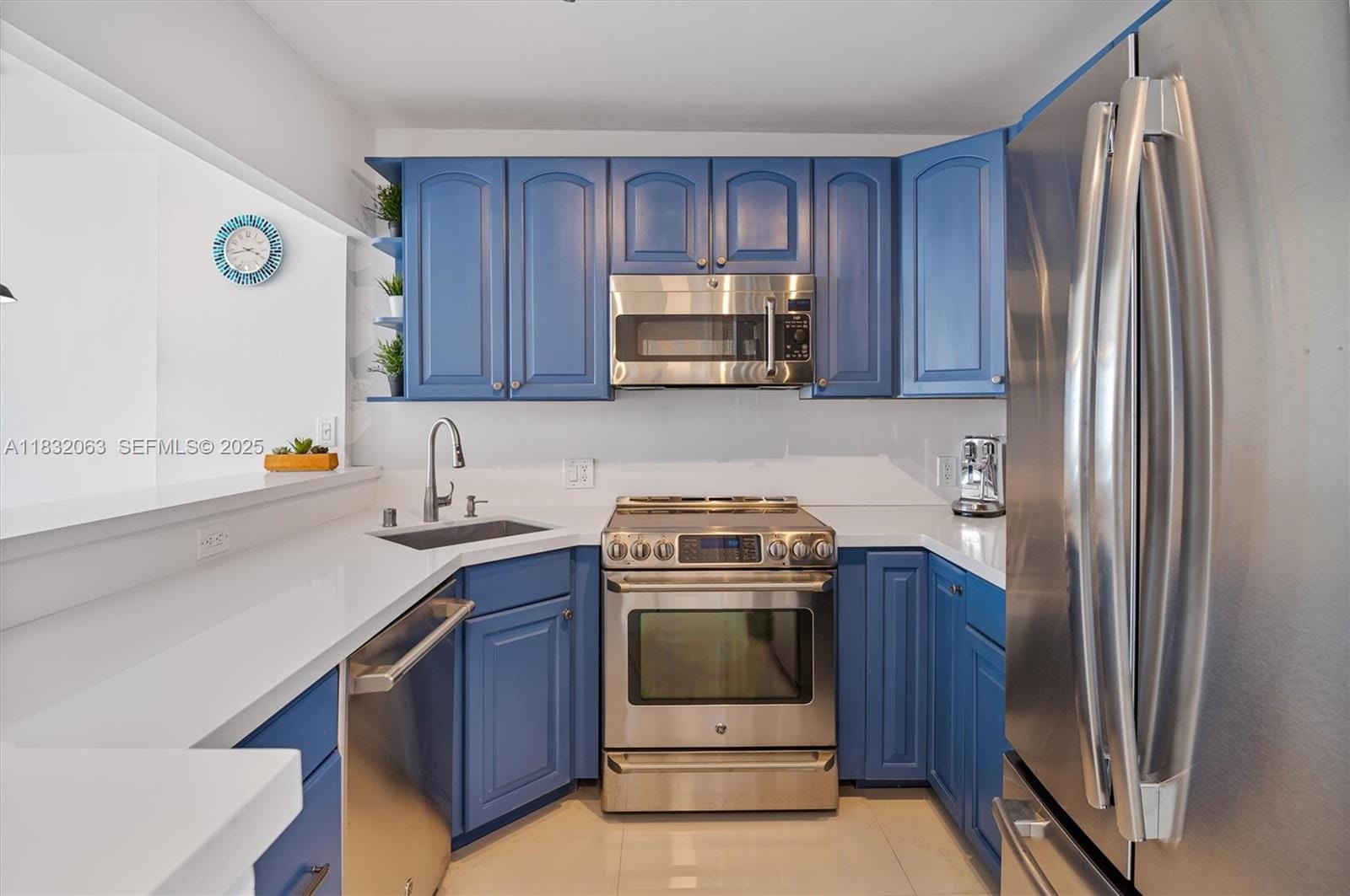 3675 N Country Club Drive 1705, Aventura, FL 33180 photo 3