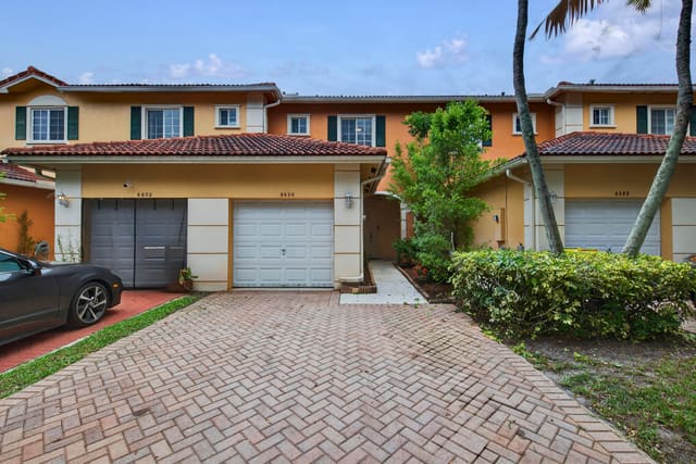 6600 Catalina Lane, sold in Catalina Place, Tamarac, FL