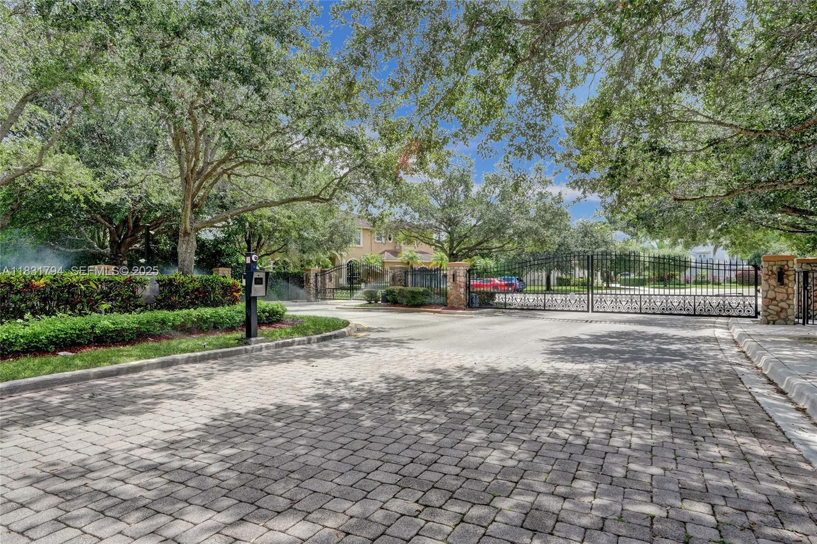 11056 Blackhawk Boulevard — photo 3