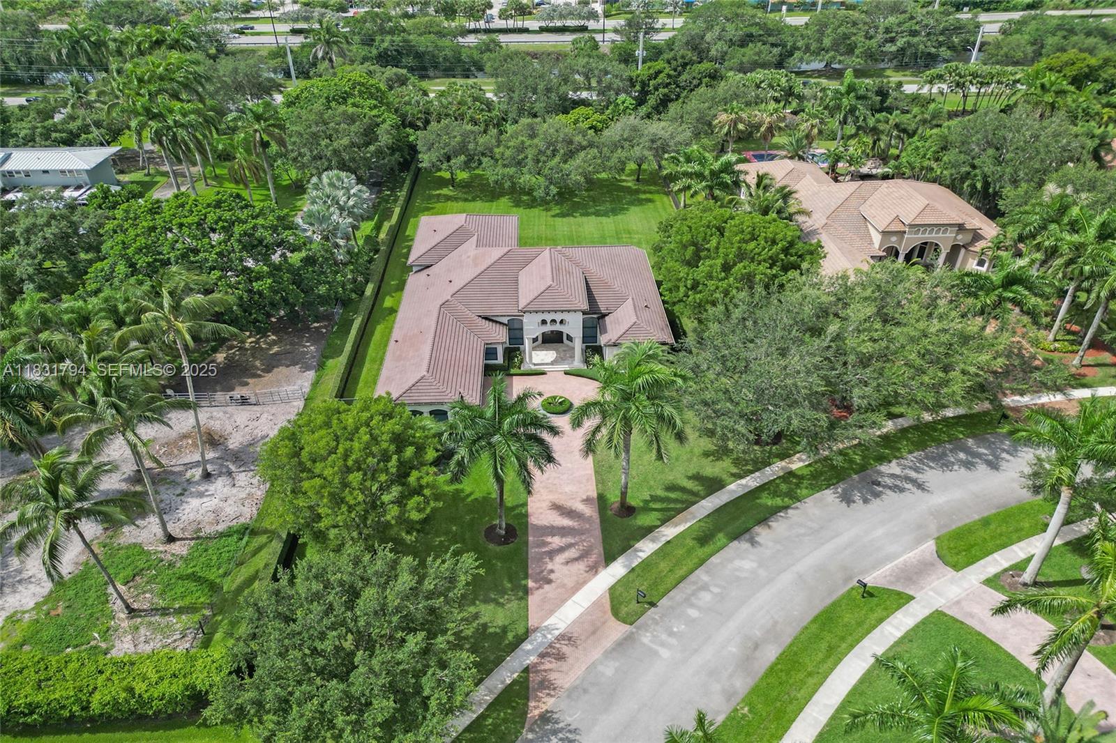 11056 Blackhawk Boulevard — photo 4