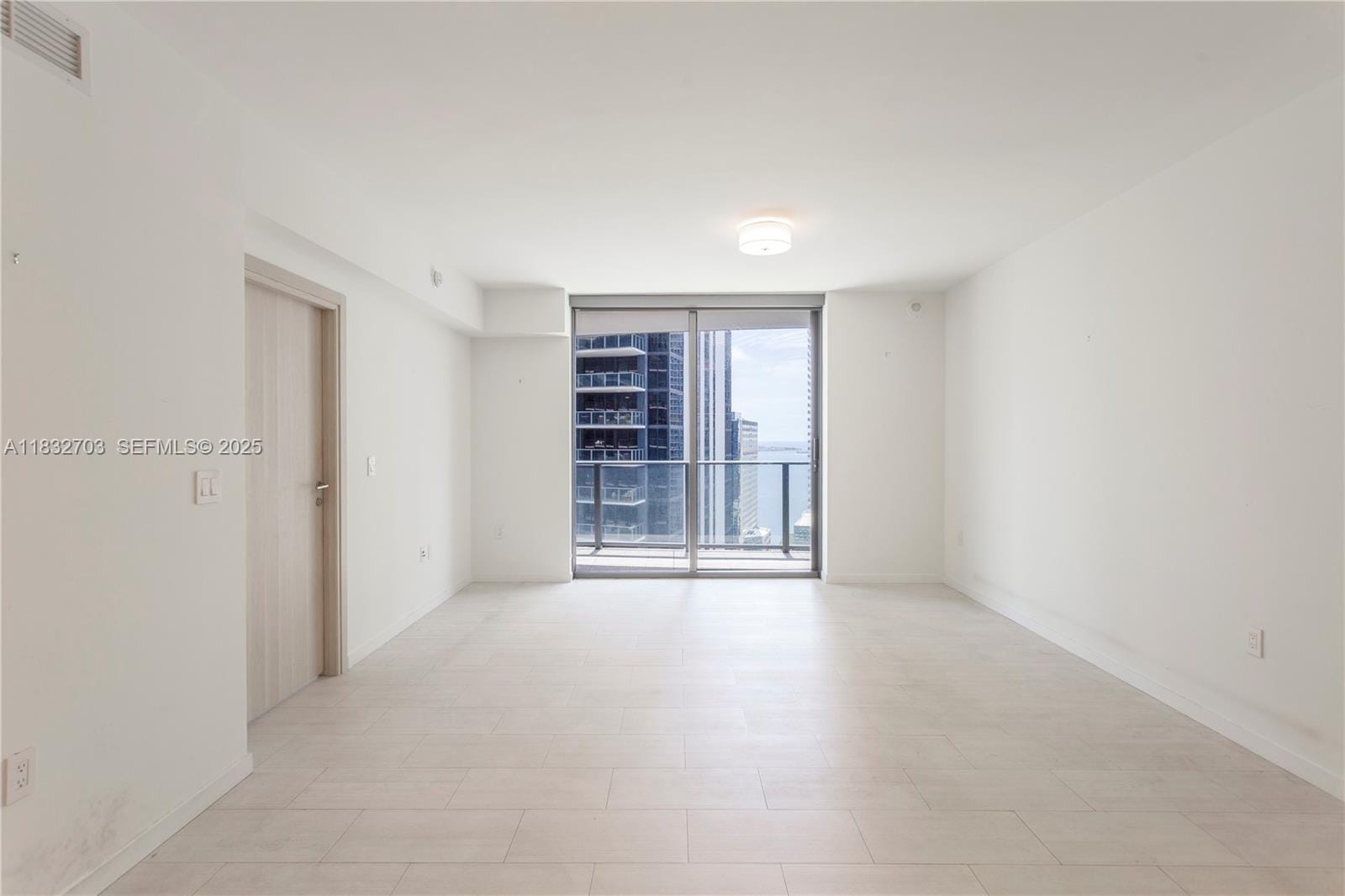 1000 Brickell Plaza 3703, Miami, FL 33131 photo 6